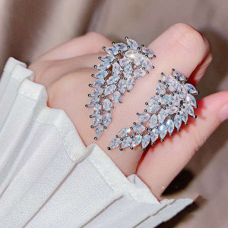 Crystal angel wings ring